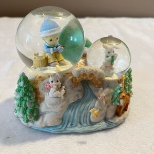 Precious Moments 2001 Musical Snow Globe “We Wish You A Merry Christmas”